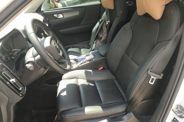 Used Volvo XC40 2024 B4 4x4 Smart Luxury Edition Left Front Seat