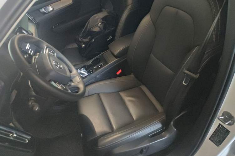 Used Volvo XC40 2024 B4 4x4 Smart Luxury Edition Left Front Seat
