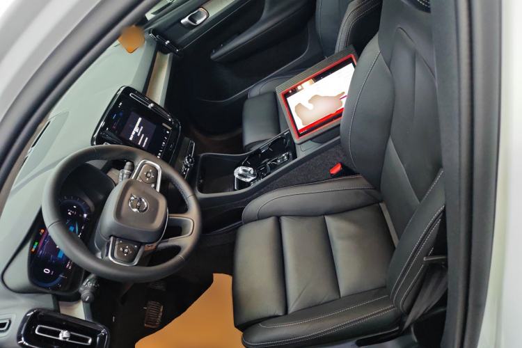 Used Volvo XC40 2024 B4 4x4 Smart Luxury Edition Left Front Seat