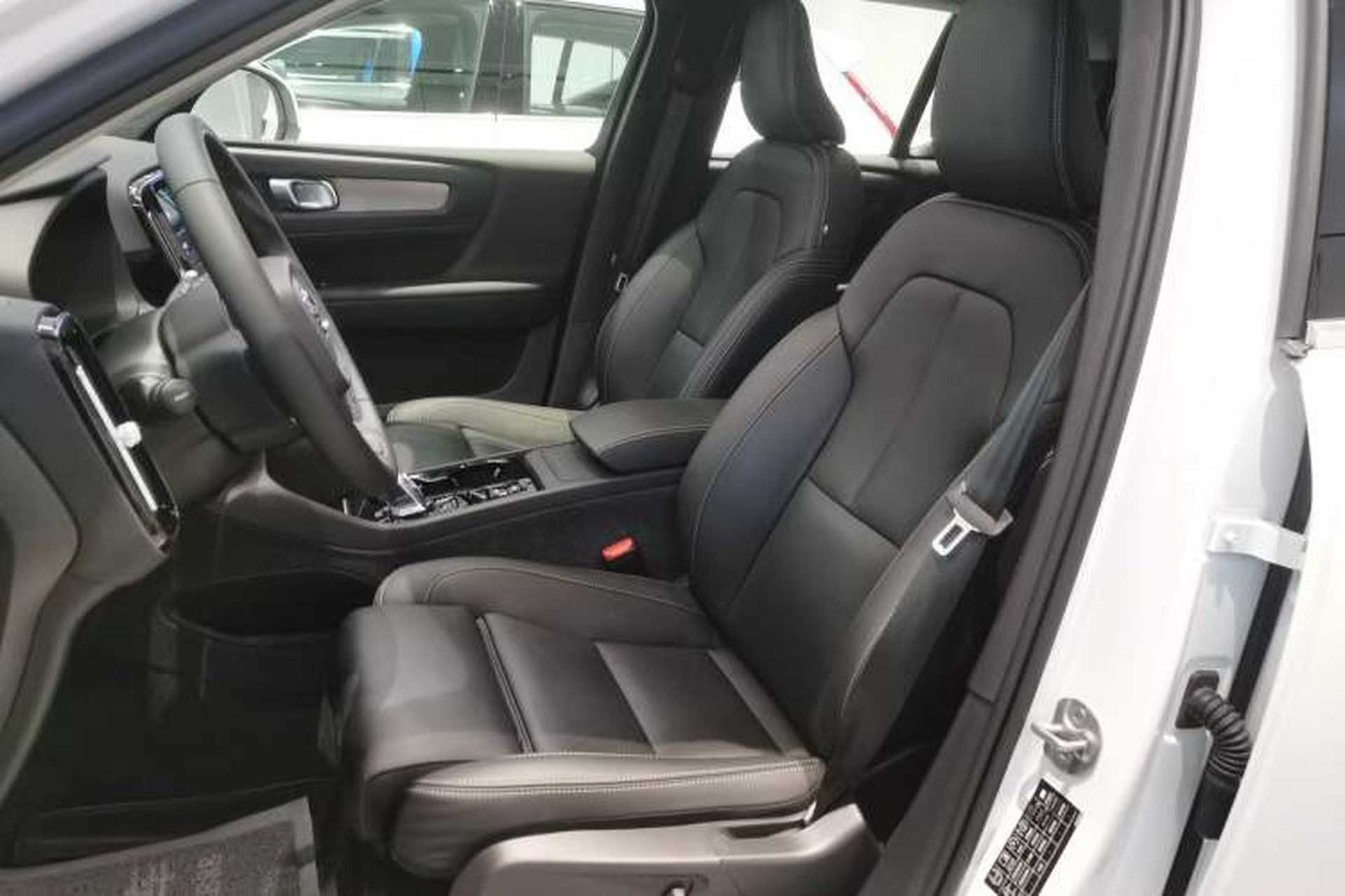 Used Volvo XC40 2024 B4 4x4 Smart Luxury Edition Left Front Seat