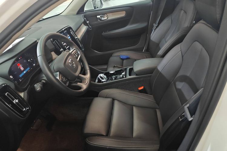 Used Volvo XC40 2024 B4 4x4 Smart Luxury Edition Left Front Seat