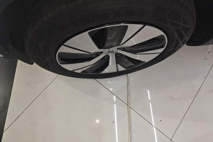 Used Volvo XC40 2024 B3 Zhiyuan Luxury Edition Left Front Wheel Hub