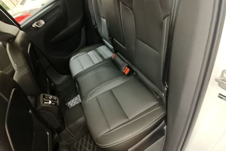 Used Volvo XC40 2024 B4 4x4 Smart Luxury Edition Left Rear Seat