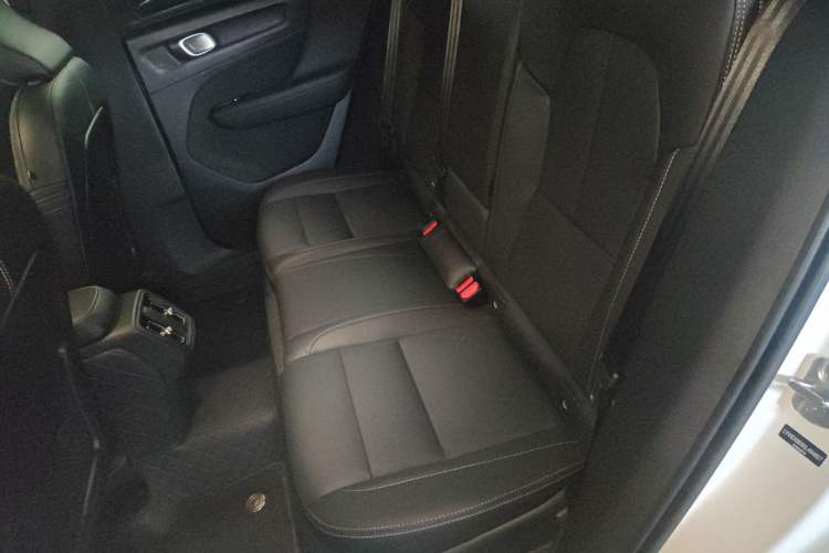 Used Volvo XC40 2024 B4 4x4 Smart Luxury Edition Left Rear Seat