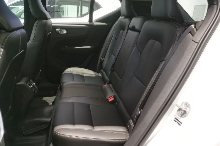 Used Volvo XC40 2024 B4 4x4 Smart Luxury Edition Left Rear Seat