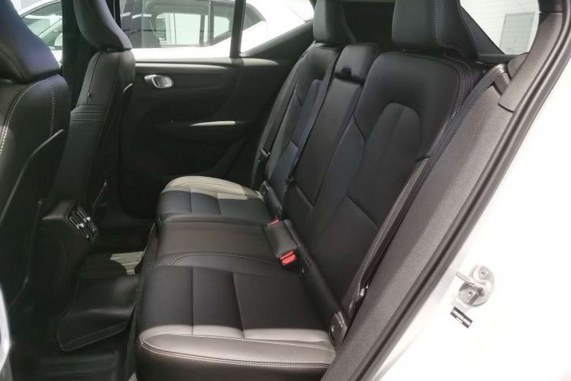 Used Volvo XC40 2024 B4 4x4 Smart Luxury Edition Left Rear Seat