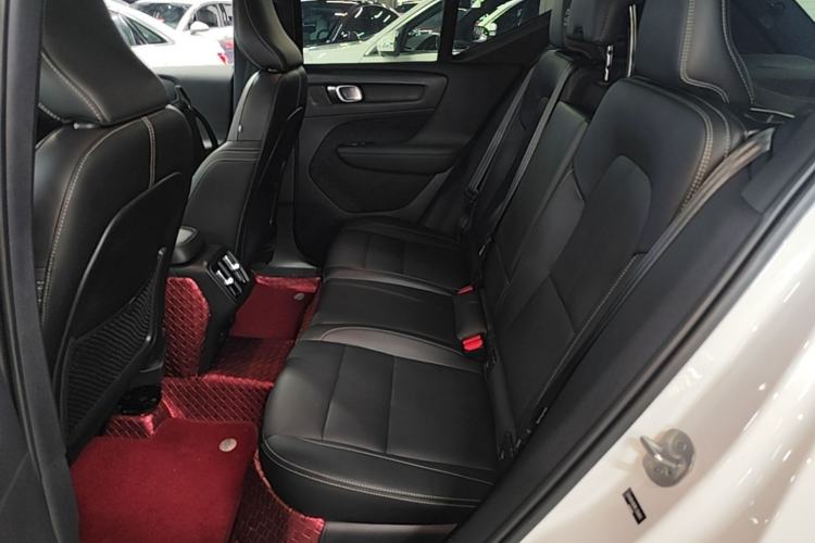 Used Volvo XC40 2024 B4 4x4 Smart Luxury Edition Left Rear Seat