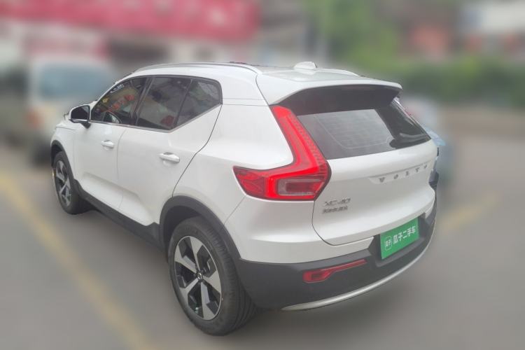 Used Volvo XC40 2024 B4 4x4 Smart Luxury Edition Rear Left 45 Deg