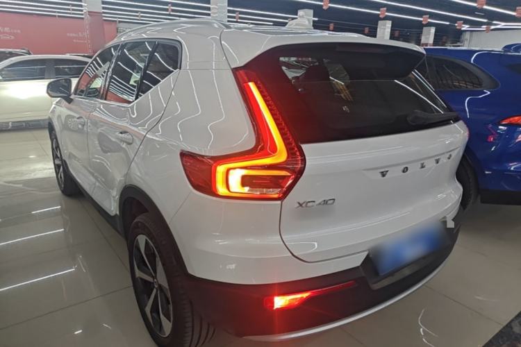 Used Volvo XC40 2024 B4 4x4 Smart Luxury Edition Rear Left 45 Deg