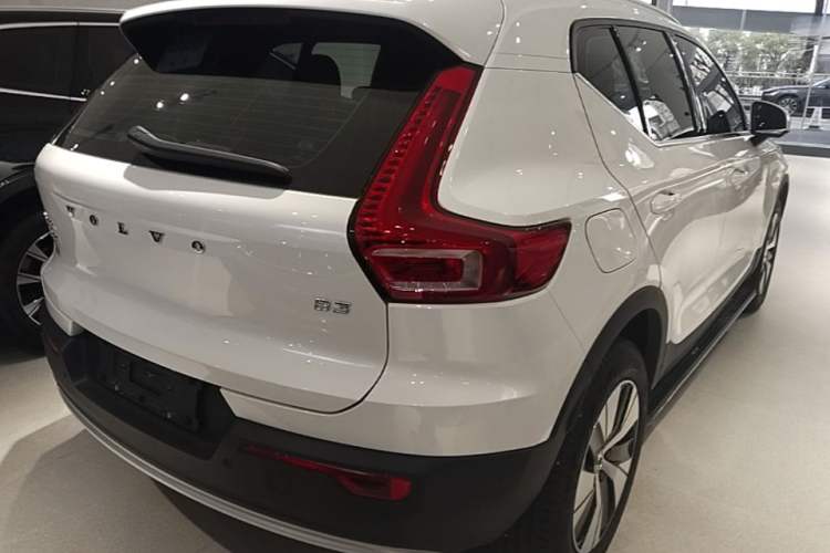 Used Volvo XC40 2024 B3 Zhiyuan Luxury Edition Rear Right 45 Deg