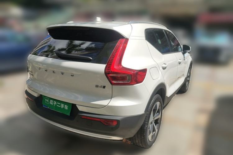 Used Volvo XC40 2024 B4 4x4 Smart Luxury Edition Rear Right 45 Deg