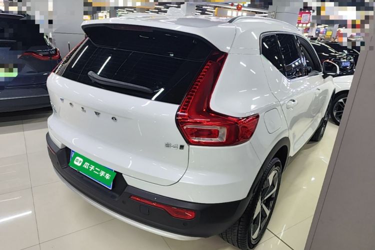 Used Volvo XC40 2024 B4 4x4 Smart Luxury Edition Rear Right 45 Deg