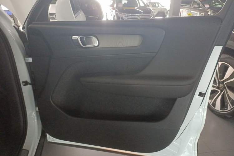 Used Volvo XC40 2024 B3 Zhiyuan Luxury Edition Right Front Door Interior