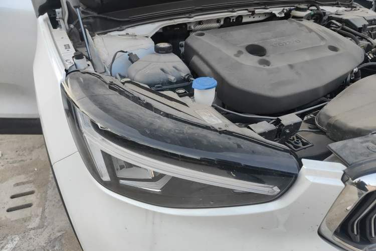 Used Volvo XC40 2024 B3 Zhiyuan Luxury Edition Right Front Headlight