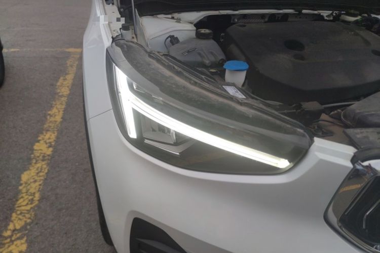 Used Volvo XC40 2024 B4 4x4 Smart Luxury Edition Right Front Headlight