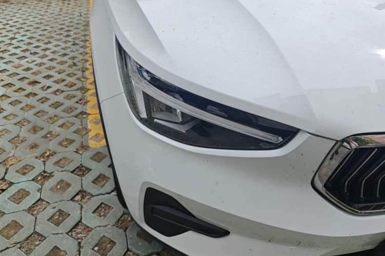 Used Volvo XC40 2024 B3 Zhiyuan Luxury Edition Right Front Headlight