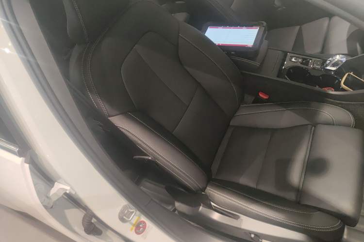 Used Volvo XC40 2024 B4 4x4 Smart Luxury Edition Right Front Seat