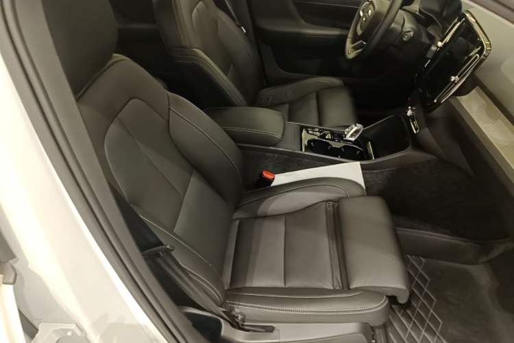 Used Volvo XC40 2024 B4 4x4 Smart Luxury Edition Right Front Seat