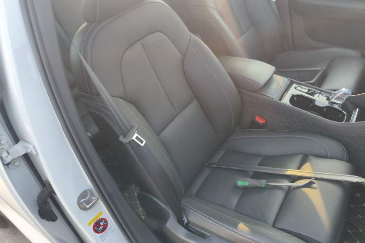 Used Volvo XC40 2024 B4 4x4 Smart Luxury Edition Right Front Seat