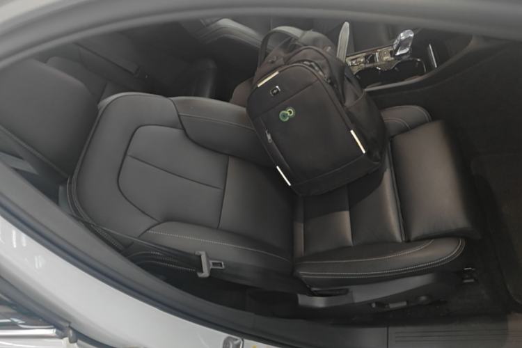 Used Volvo XC40 2024 B4 4x4 Smart Luxury Edition Right Front Seat