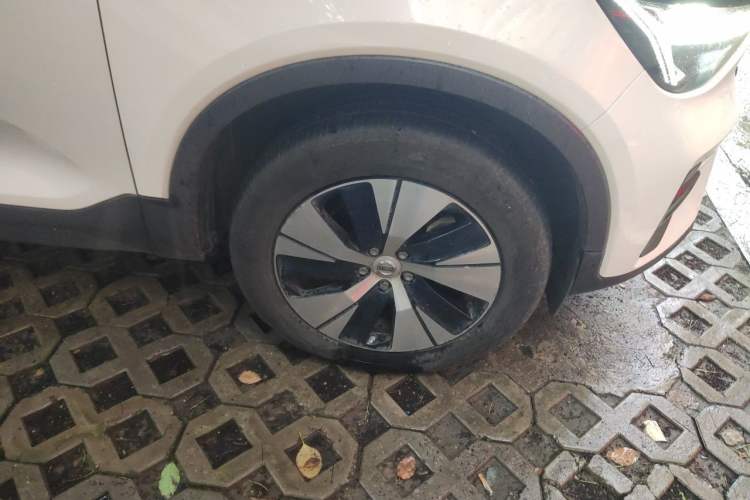 Used Volvo XC40 2024 B3 Zhiyuan Luxury Edition Right Front Wheel Hub