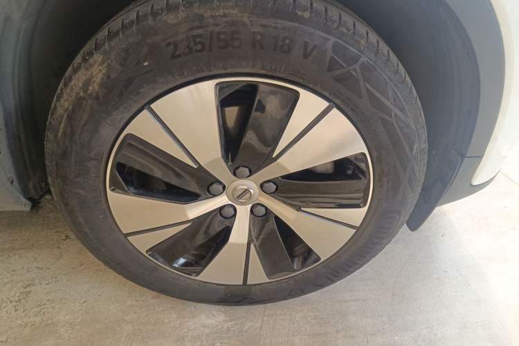 Used Volvo XC40 2024 B3 Zhiyuan Luxury Edition Right Front Wheel Hub