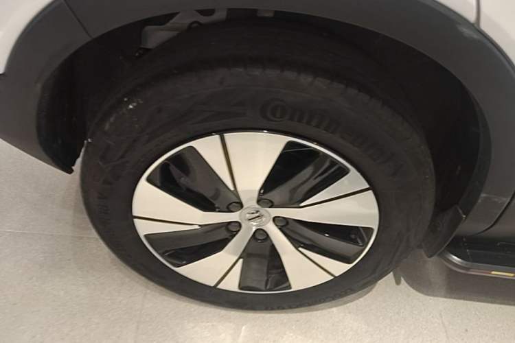 Used Volvo XC40 2024 B3 Zhiyuan Luxury Edition Right Rear Wheel Hub