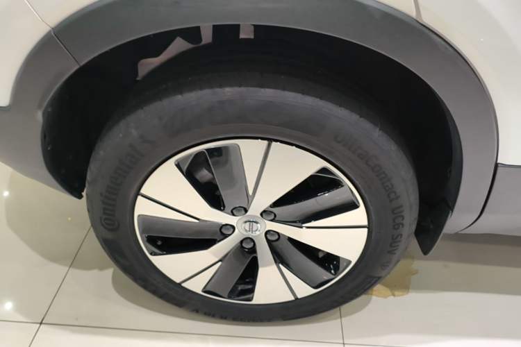 Used Volvo XC40 2024 B3 Zhiyuan Luxury Edition Right Rear Wheel Hub