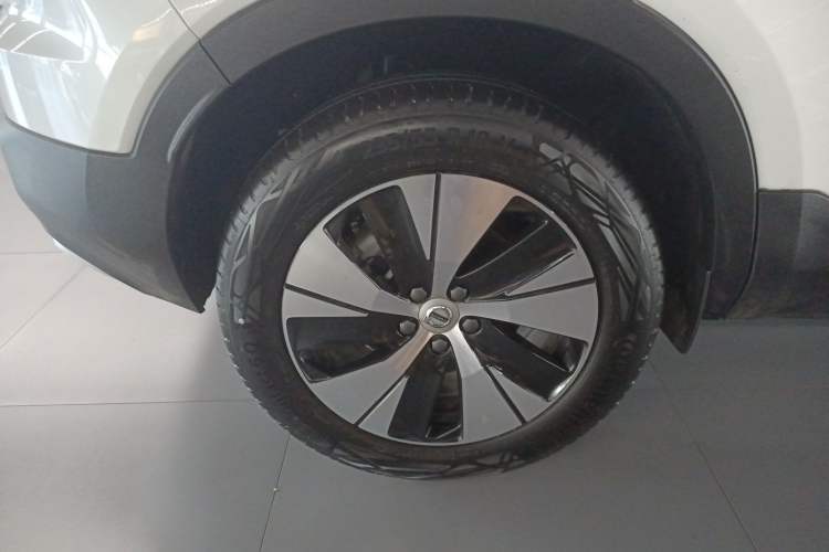 Used Volvo XC40 2024 B3 Zhiyuan Luxury Edition Right Rear Wheel Hub