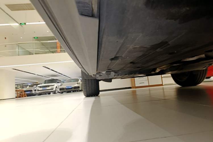 Used Volvo XC40 2024 B4 4x4 Smart Luxury Edition Right Side Sill