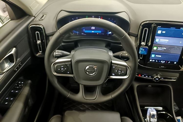 Used Volvo XC40 2024 B4 4x4 Smart Luxury Edition Steering Wheel