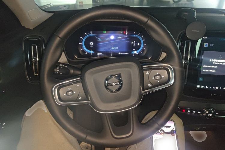Used Volvo XC40 2024 B4 4x4 Smart Luxury Edition Steering Wheel