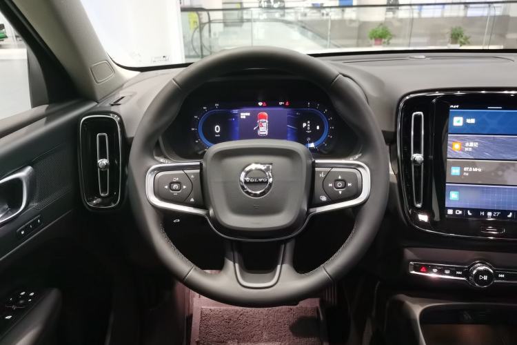 Used Volvo XC40 2024 B4 4x4 Smart Luxury Edition Steering Wheel