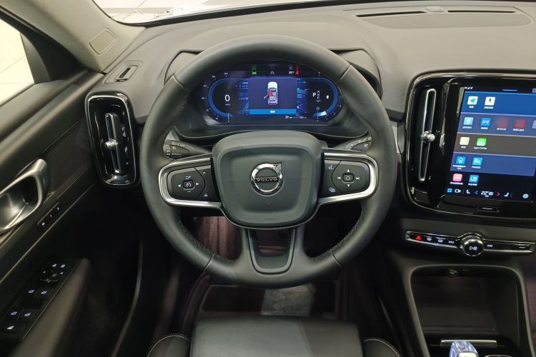 Used Volvo XC40 2024 B4 4x4 Smart Luxury Edition Steering Wheel