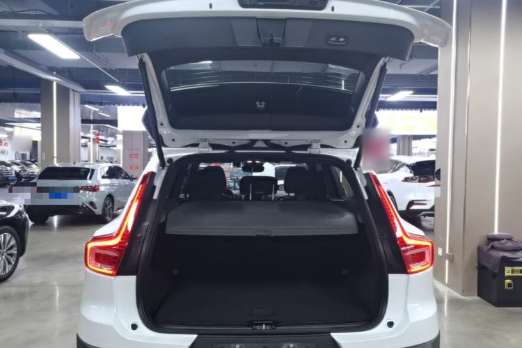 Used Volvo XC40 2024 B3 Zhiyuan Luxury Edition Trunk