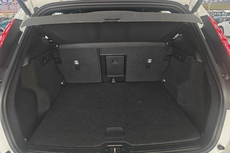 Used Volvo XC40 2024 B3 Zhiyuan Luxury Edition Trunk