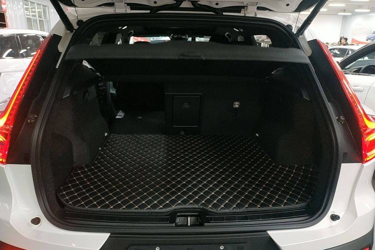 Used Volvo XC40 2024 B3 Zhiyuan Luxury Edition Trunk