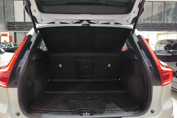 Used Volvo XC40 2024 B3 Zhiyuan Luxury Edition Trunk