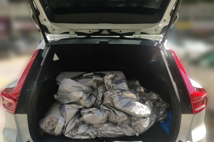 Used Volvo XC40 2024 B4 4x4 Smart Luxury Edition Trunk