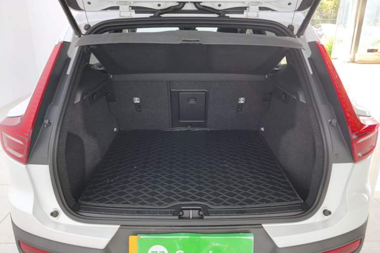 Used Volvo XC40 2024 B3 Zhiyuan Luxury Edition Trunk