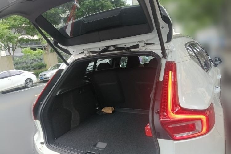 Used Volvo XC40 2024 B3 Zhiyuan Luxury Edition Trunk