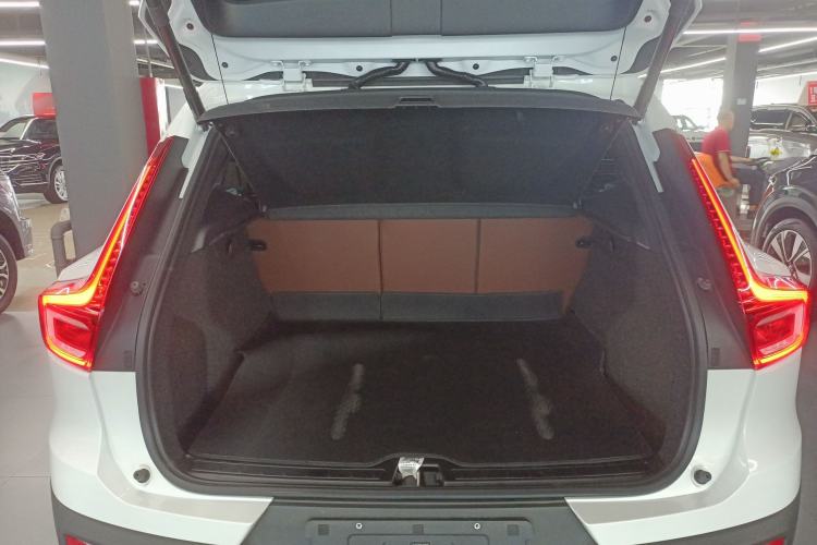 Used Volvo XC40 2024 B3 Zhiyuan Luxury Edition Trunk