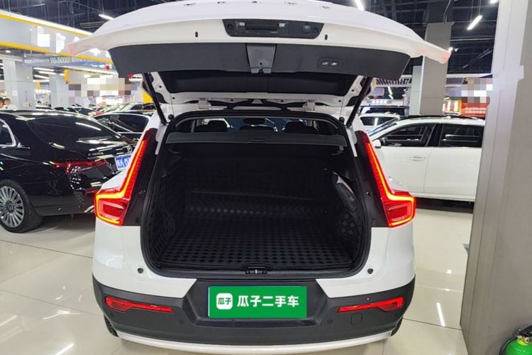 Used Volvo XC40 2024 B4 4x4 Smart Luxury Edition Trunk