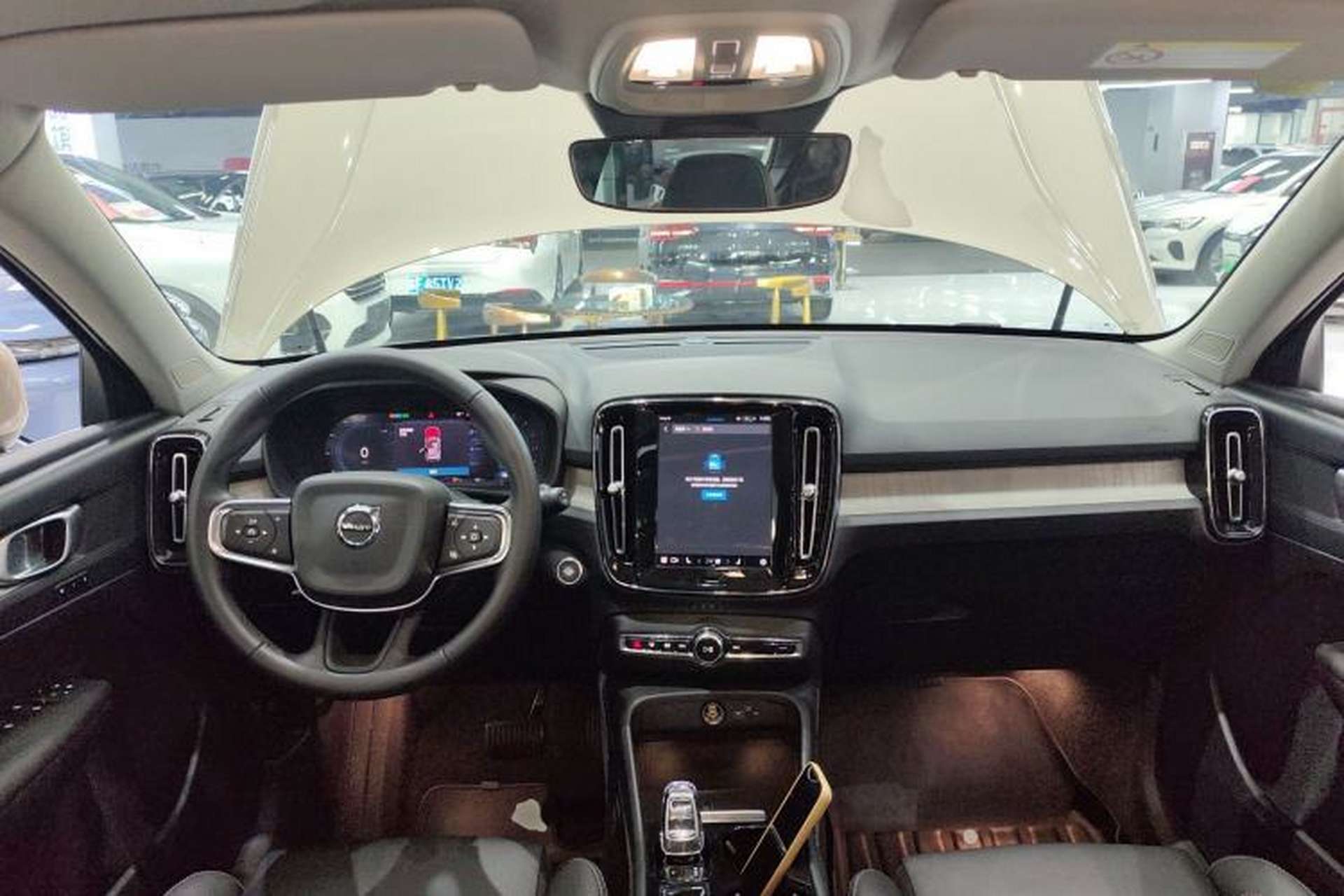 Used Volvo XC40 2024 B4 4x4 Smart Luxury Edition Interior 2
