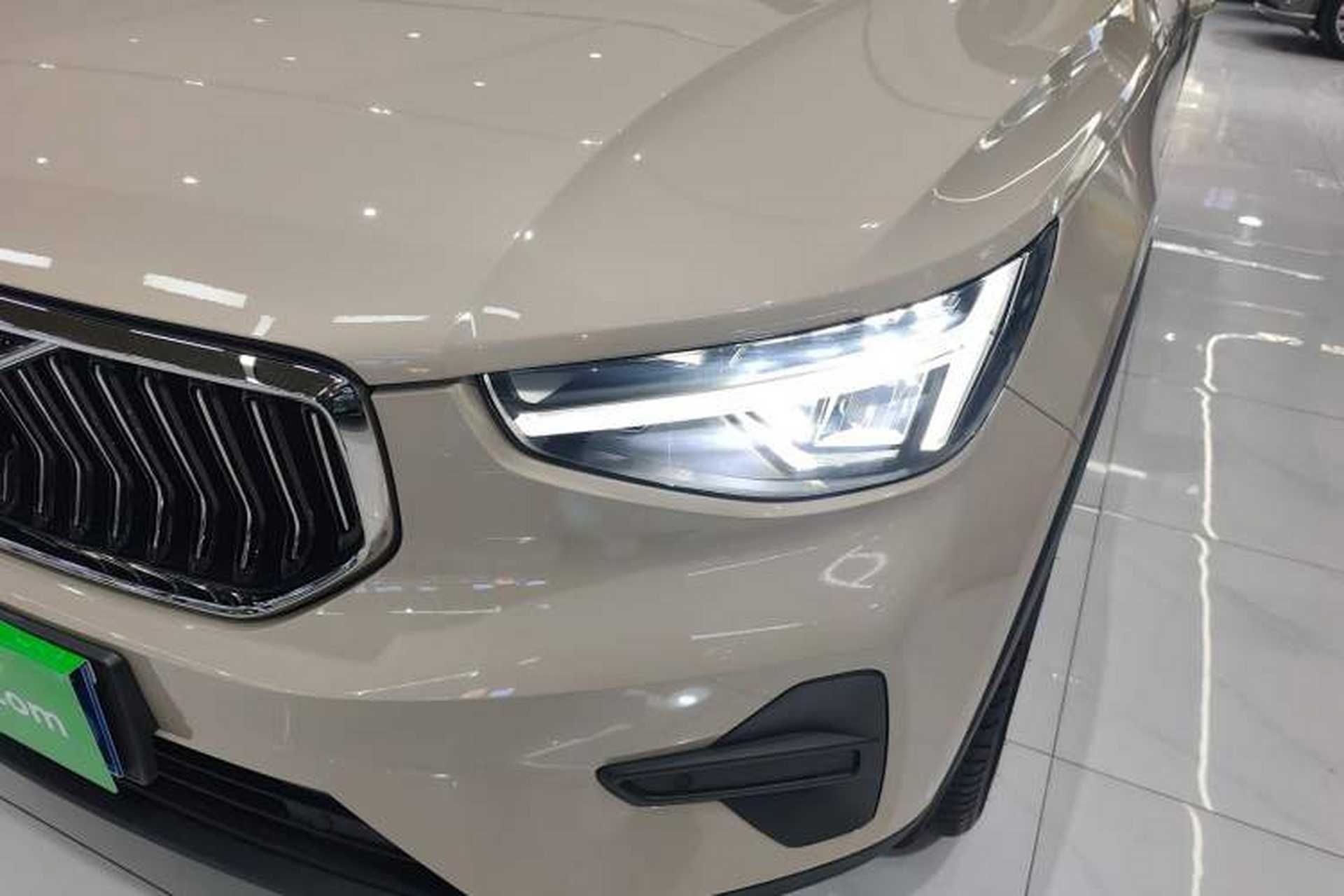 Used Volvo XC40 2024 B4 4x4 Smart Luxury Edition Left Front Headlight
