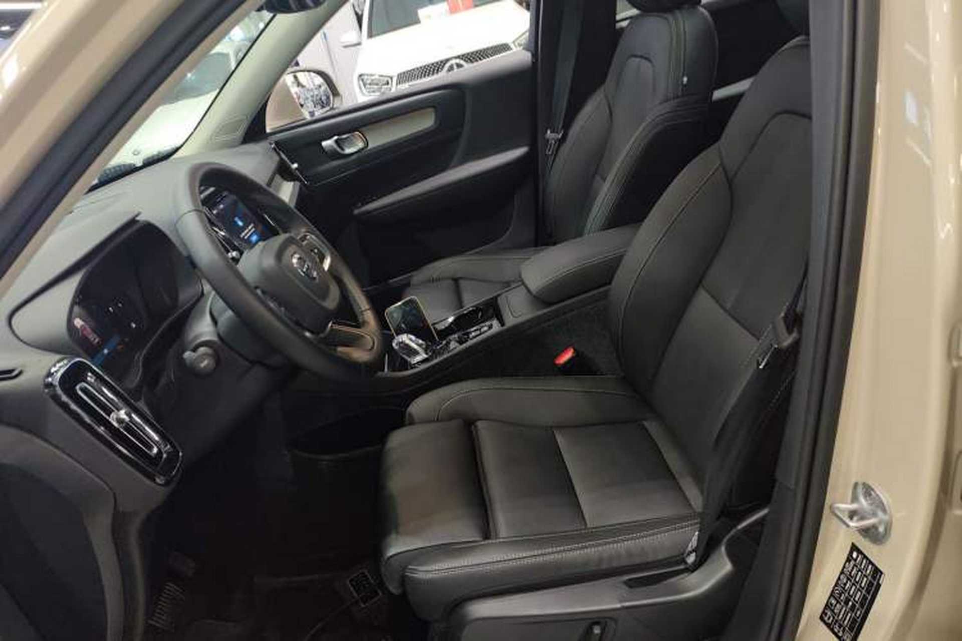Used Volvo XC40 2024 B4 4x4 Smart Luxury Edition Left Front Seat