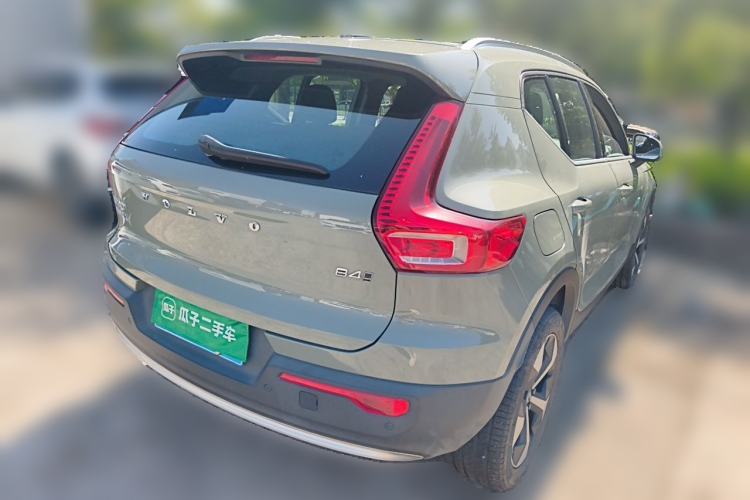 Used Volvo XC40 2025 B4 4x4 Smart Luxury Edition Rear Right 45 Deg