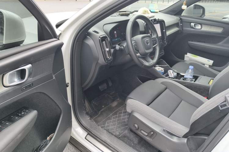 Used Volvo XC40 2025 B3 Smart & Luxurious Edition Driver Seat