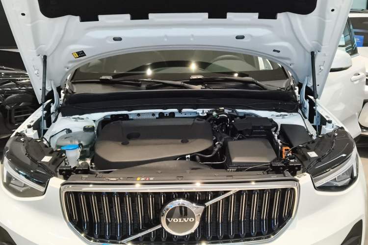 Used Volvo XC40 2025 B3 Smart & Luxurious Edition Engine Bay