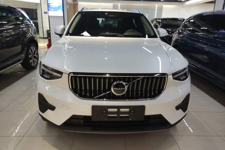 Used Volvo XC40 2025 B4 4x4 Smart Luxury Edition Exterior 1